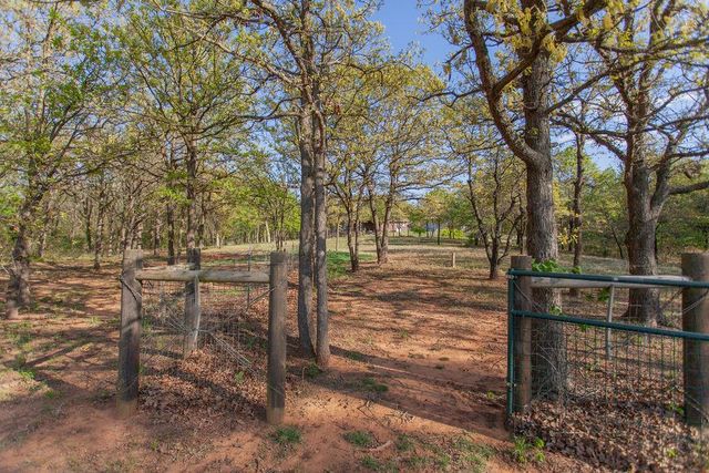 14901 NW Sharon Springs Drive, Jones, OK 73049