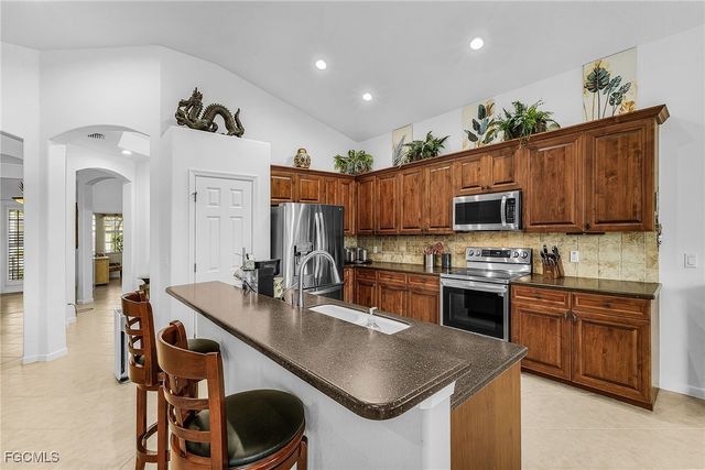 3900 Lakeview Isle CT, Fort Myers, FL 33905