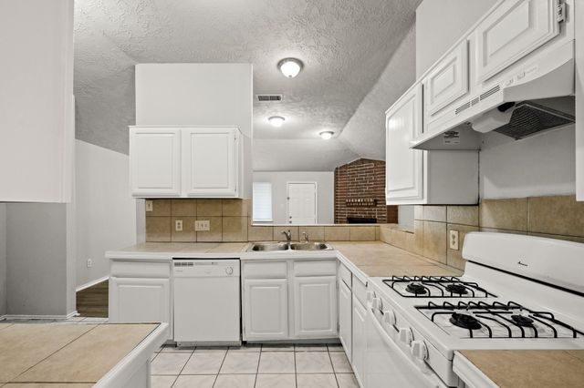 6607 Navidad Road, Houston, TX 77083