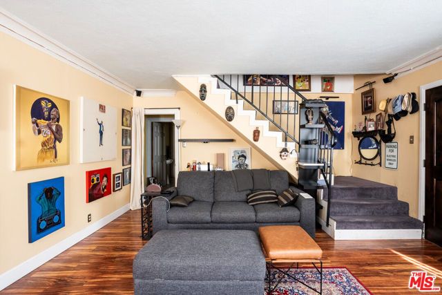 2045 Claudina Avenue, Los Angeles, CA 90016