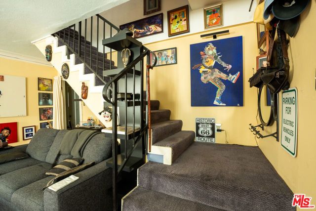 2045 Claudina Avenue, Los Angeles, CA 90016