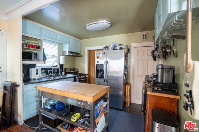 2045 Claudina Avenue, Los Angeles, CA 90016