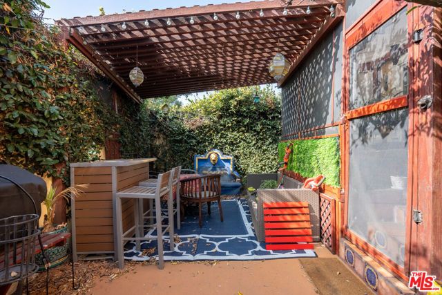2045 Claudina Avenue, Los Angeles, CA 90016