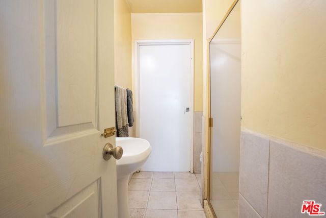 2045 Claudina Avenue, Los Angeles, CA 90016