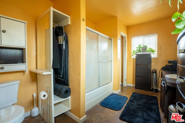 2045 Claudina Avenue, Los Angeles, CA 90016