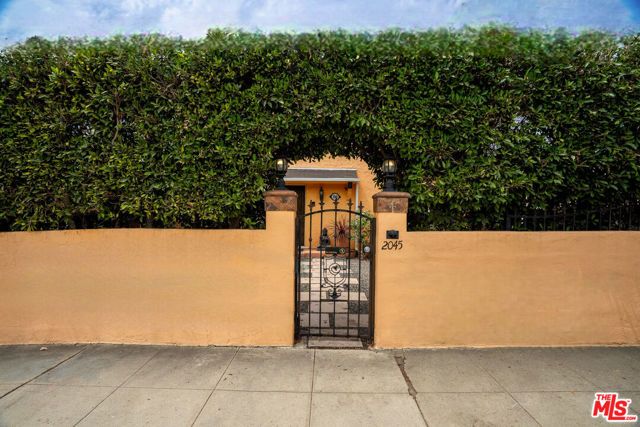 2045 Claudina Avenue, Los Angeles, CA 90016