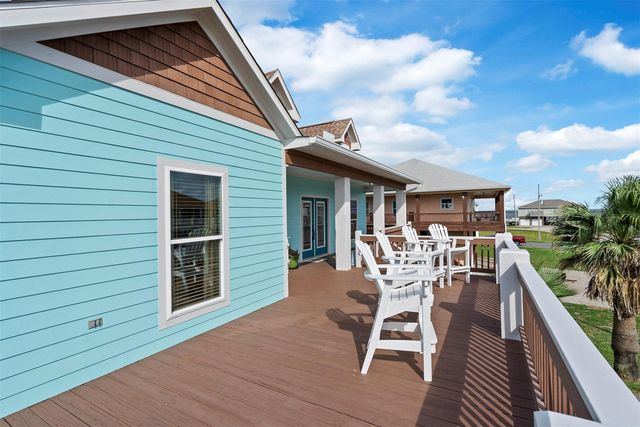 946 Raymond, Port Bolivar, TX 77650