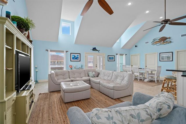 946 Raymond, Port Bolivar, TX 77650