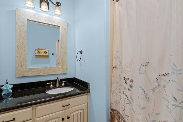 946 Raymond, Port Bolivar, TX 77650