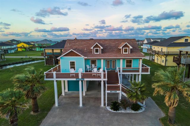 946 Raymond, Port Bolivar, TX 77650