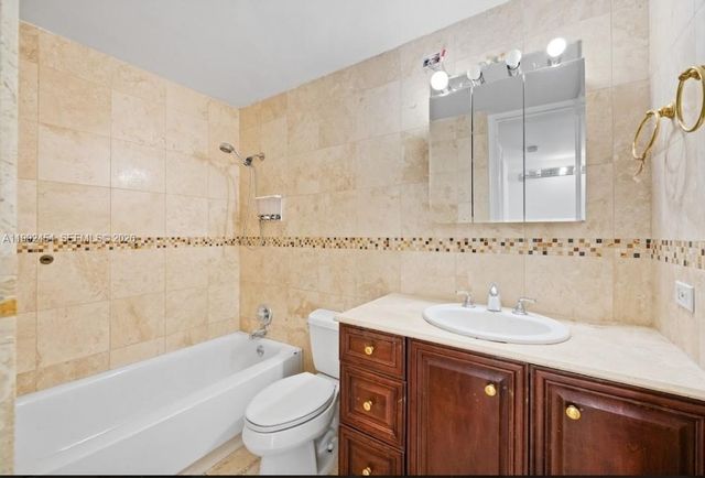 5055 Collins Ave 2K, Miami Beach, FL 33140