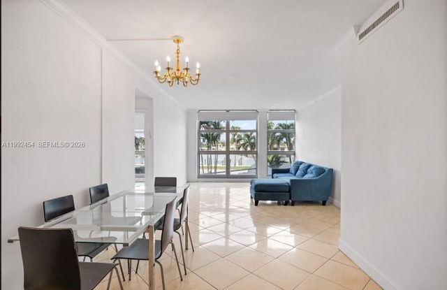 5055 Collins Ave 2K, Miami Beach, FL 33140