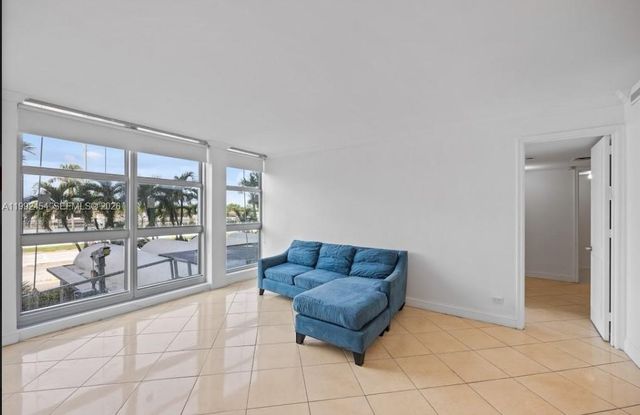 5055 Collins Ave 2K, Miami Beach, FL 33140