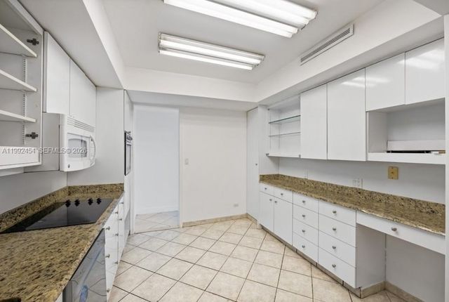 5055 Collins Ave 2K, Miami Beach, FL 33140