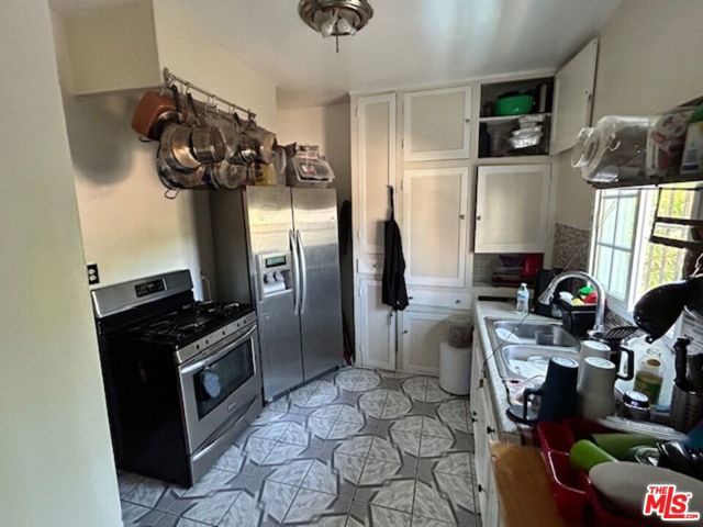 150 N Coronado Street, Los Angeles, CA 90026