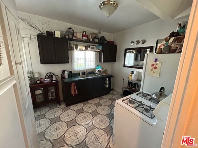 150 N Coronado Street, Los Angeles, CA 90026