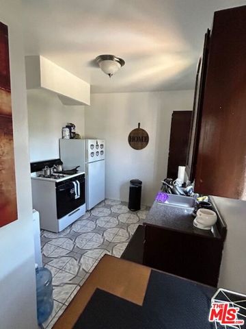 150 N Coronado Street, Los Angeles, CA 90026