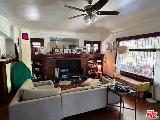 150 N Coronado Street, Los Angeles, CA 90026