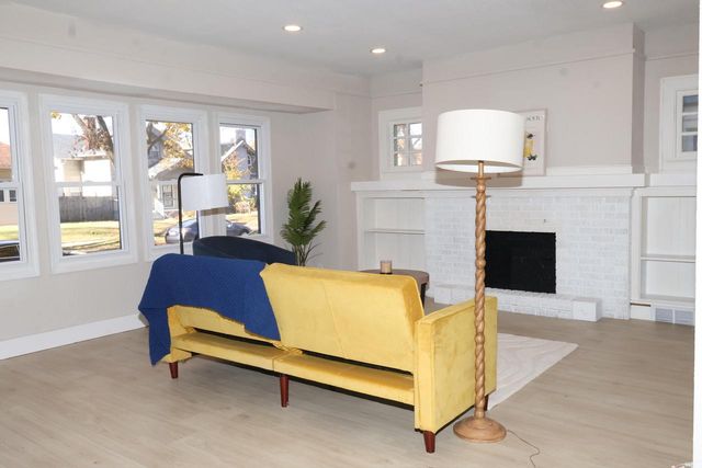 2360 N 48th STREET, Milwaukee, WI 53210