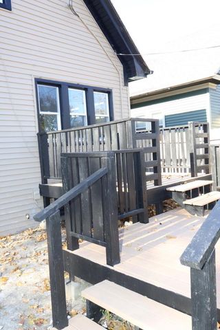 2360 N 48th STREET, Milwaukee, WI 53210