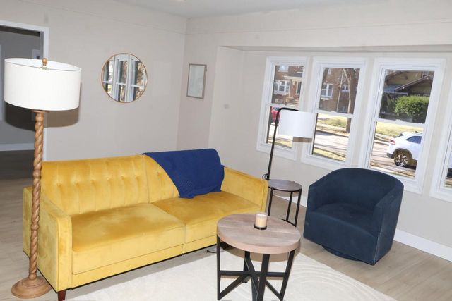 2360 N 48th STREET, Milwaukee, WI 53210