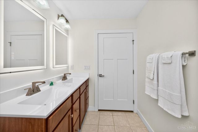 5667 Woodcreek Drive, Middletown, OH 45042