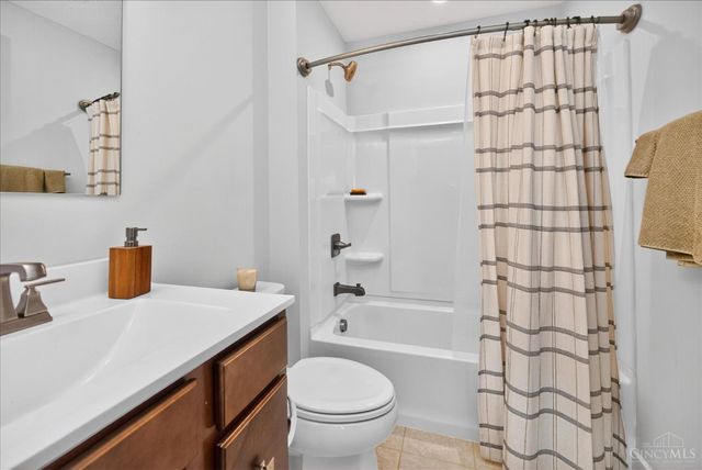 5667 Woodcreek Drive, Middletown, OH 45042