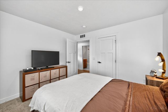 5667 Woodcreek Drive, Middletown, OH 45042