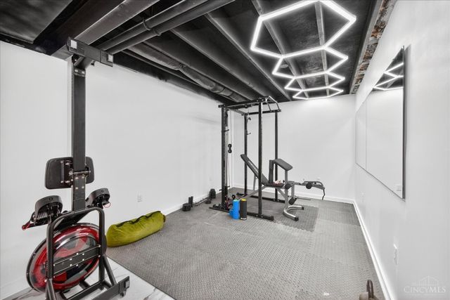 5667 Woodcreek Drive, Middletown, OH 45042