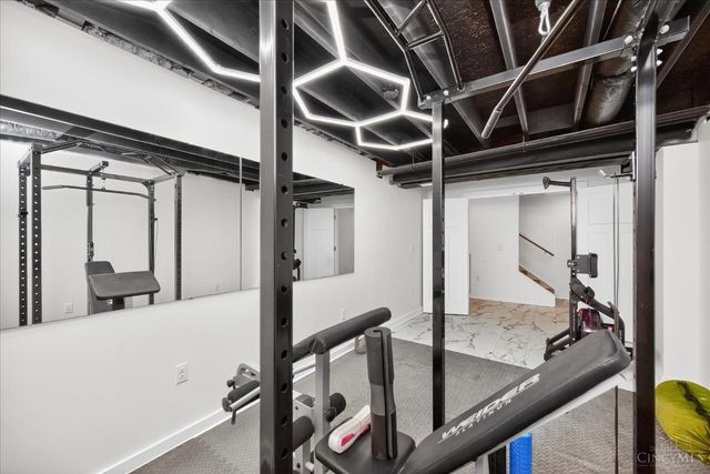 5667 Woodcreek Drive, Middletown, OH 45042