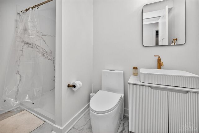 5667 Woodcreek Drive, Middletown, OH 45042