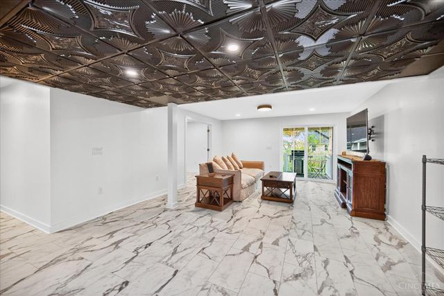 5667 Woodcreek Drive, Middletown, OH 45042