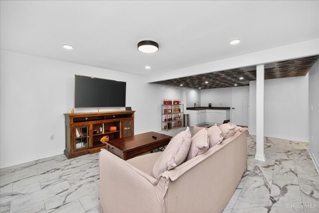 5667 Woodcreek Drive, Middletown, OH 45042