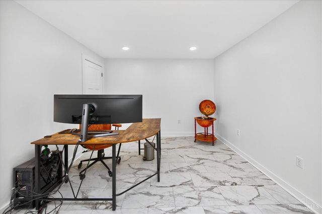 5667 Woodcreek Drive, Middletown, OH 45042