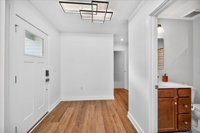 5667 Woodcreek Drive, Middletown, OH 45042