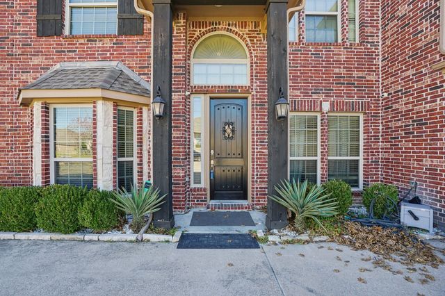 400 Shadow Creek Drive, Desoto, TX 75115