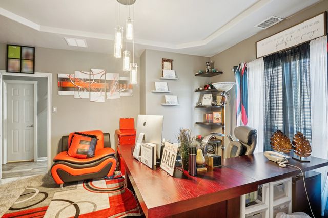 400 Shadow Creek Drive, Desoto, TX 75115