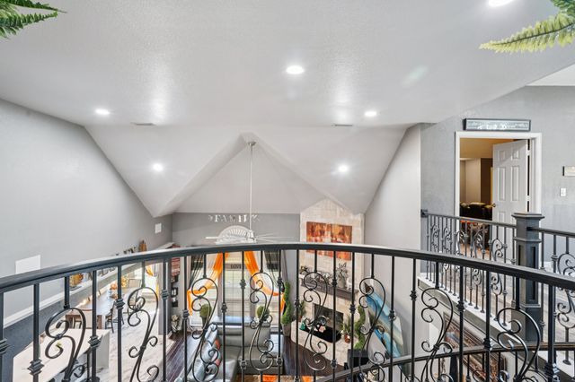 400 Shadow Creek Drive, Desoto, TX 75115