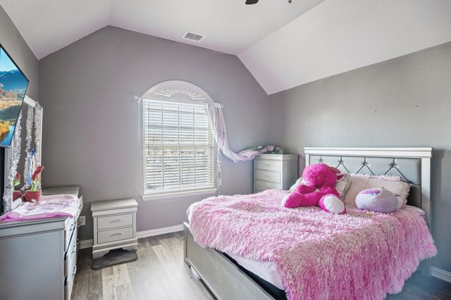 400 Shadow Creek Drive, Desoto, TX 75115