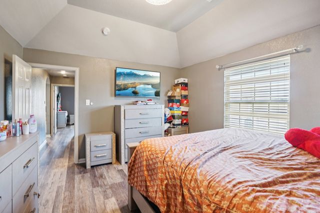 400 Shadow Creek Drive, Desoto, TX 75115