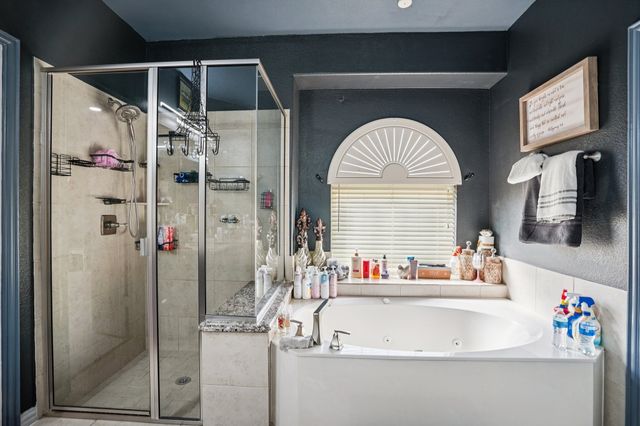 400 Shadow Creek Drive, Desoto, TX 75115