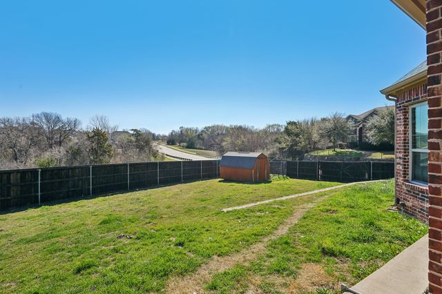 400 Shadow Creek Drive, Desoto, TX 75115