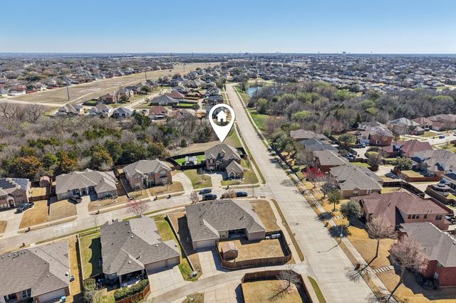 400 Shadow Creek Drive, Desoto, TX 75115