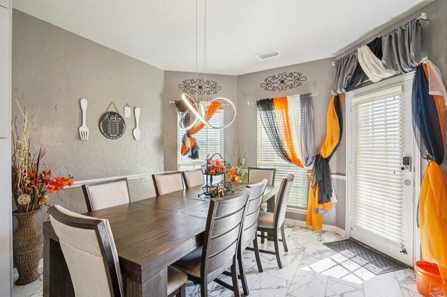 400 Shadow Creek Drive, Desoto, TX 75115