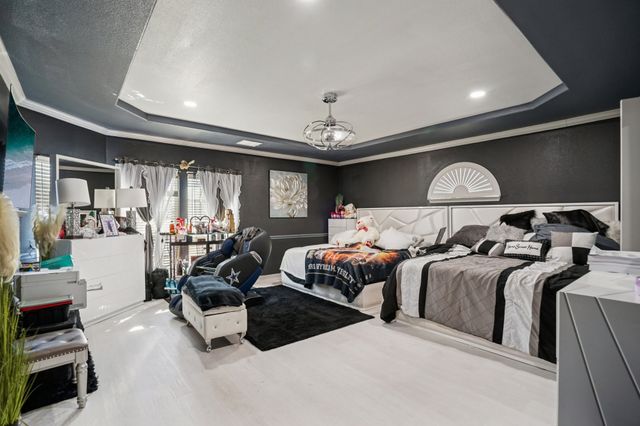 400 Shadow Creek Drive, Desoto, TX 75115