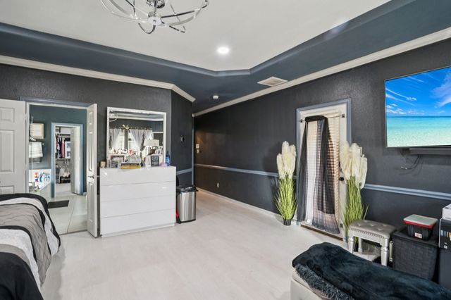 400 Shadow Creek Drive, Desoto, TX 75115