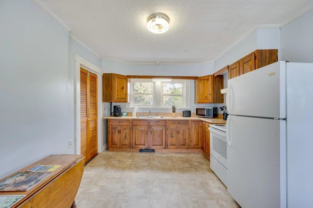 69 Pleasant Street, Colebrook, NH 03576