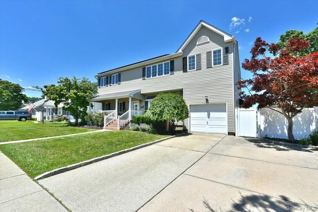 167 N Suffolk Avenue, Massapequa, NY 11758