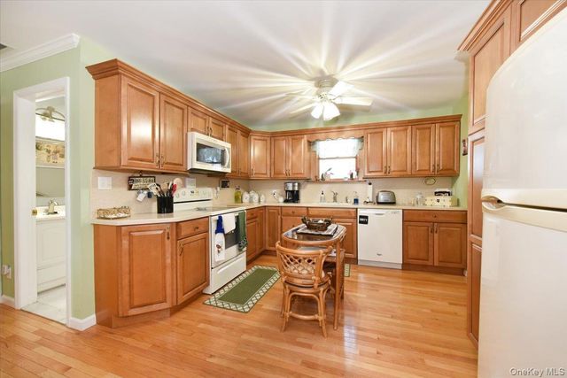 167 N Suffolk Avenue, Massapequa, NY 11758