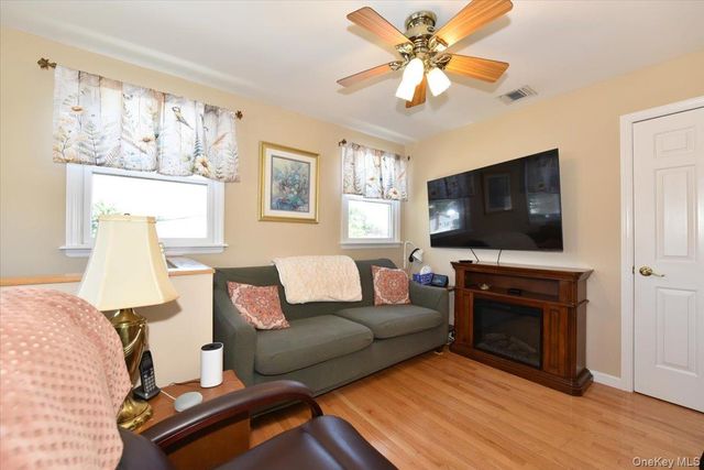 167 N Suffolk Avenue, Massapequa, NY 11758